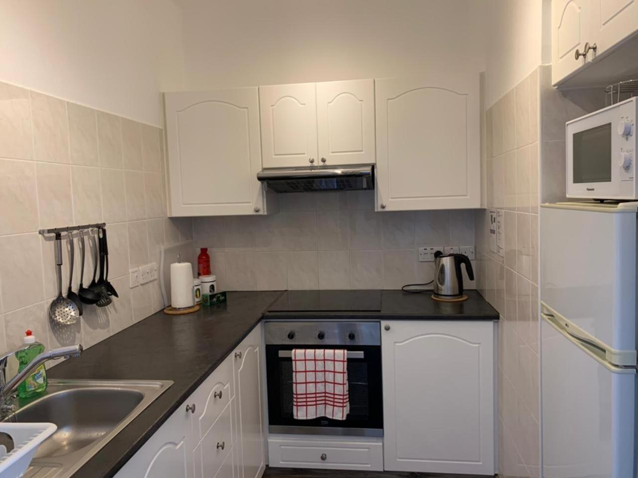 Kings Palace - Modern And Stylish 1 Bedroom Apartment Paphos Ngoại thất bức ảnh